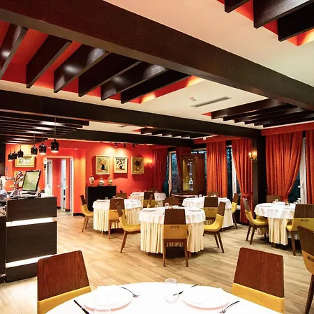 فندق Sokrat 4*